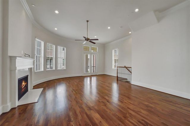 2058 Fannin Station N, Houston, TX 77045