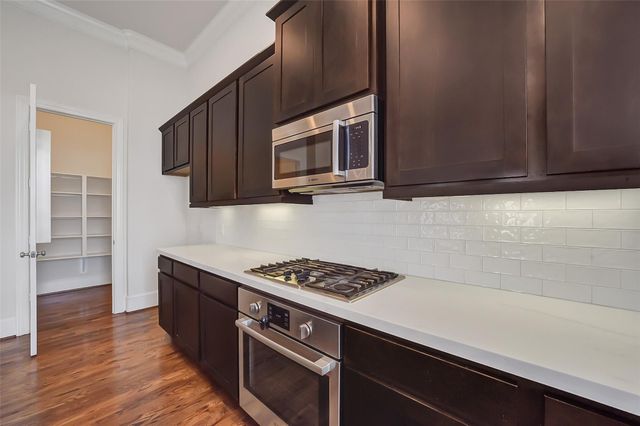2058 Fannin Station N, Houston, TX 77045