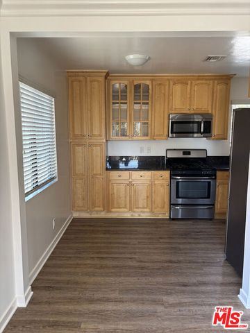 14311 Magnolia Boulevard, Los Angeles, CA 91423