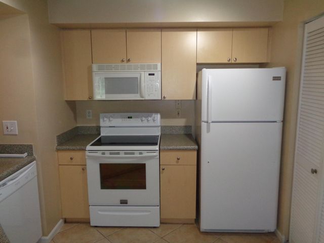 3627 NW Adriatic Lane 106, Jensen Beach, FL 34957