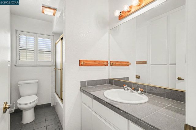2356 Golden Bear Circle, Stockton, CA 95209