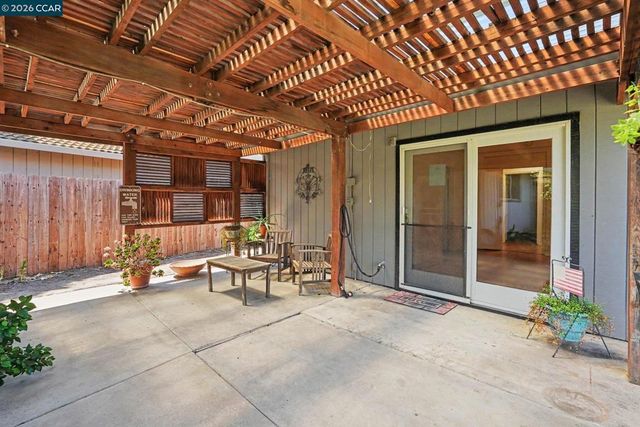 2356 Golden Bear Circle, Stockton, CA 95209