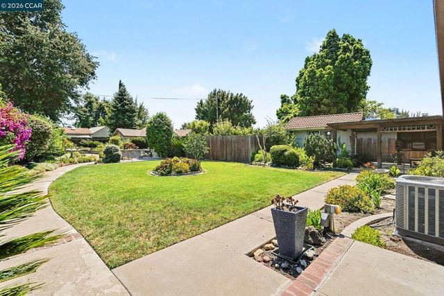 2356 Golden Bear Circle, Stockton, CA 95209