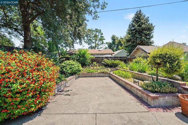2356 Golden Bear Circle, Stockton, CA 95209