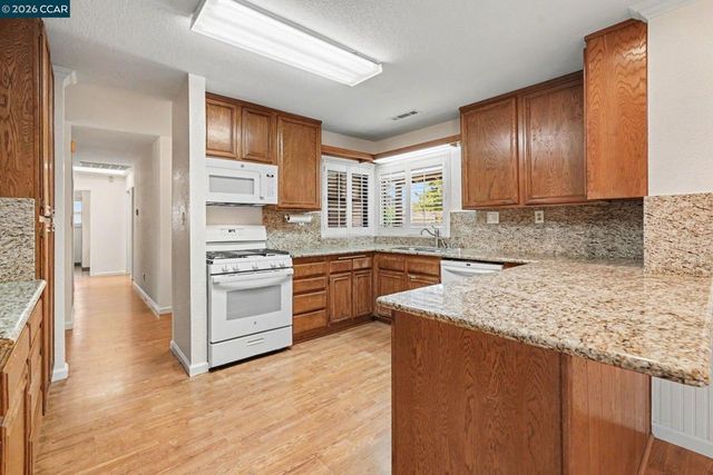 2356 Golden Bear Circle, Stockton, CA 95209
