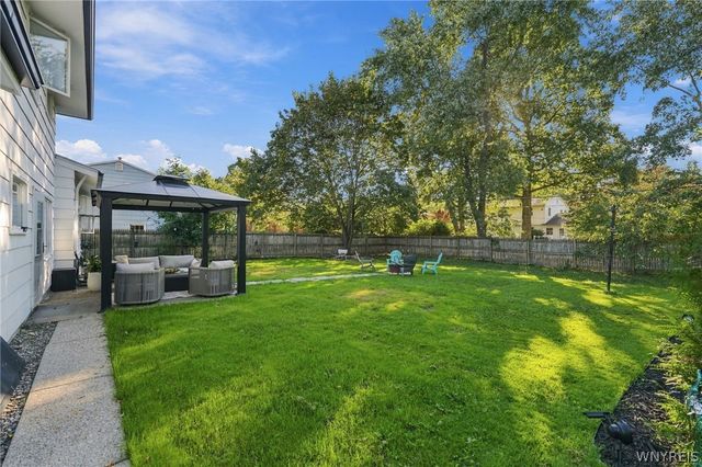 10 Sweetwood Drive North, Amherst, NY 14228