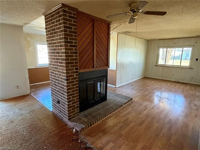 536 Berrypick LN, Virginia Beach, VA 23462