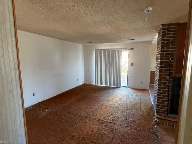 536 Berrypick LN, Virginia Beach, VA 23462