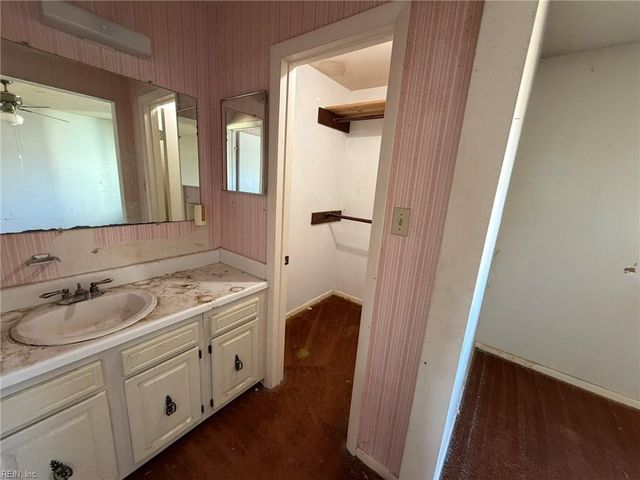 536 Berrypick LN, Virginia Beach, VA 23462