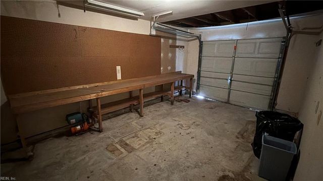 536 Berrypick LN, Virginia Beach, VA 23462