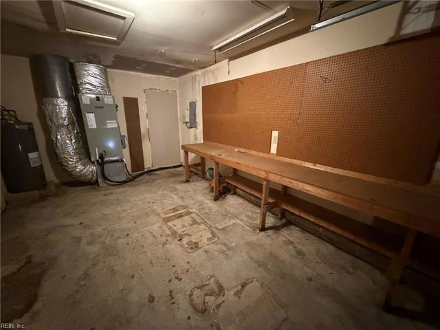 536 Berrypick LN, Virginia Beach, VA 23462