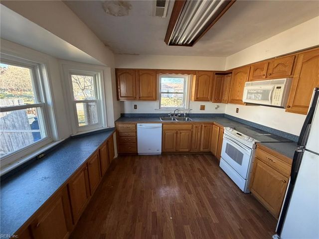 536 Berrypick LN, Virginia Beach, VA 23462