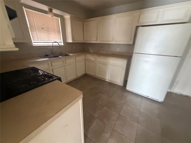 5201 Jezebel Street, Houston, TX 77033