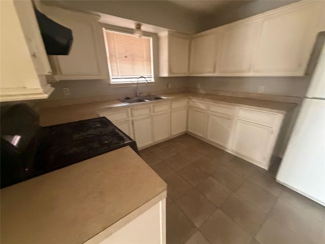5201 Jezebel Street, Houston, TX 77033