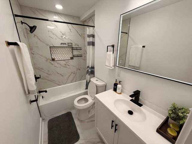 4514 E 10th Avenue, Gary, IN 46403