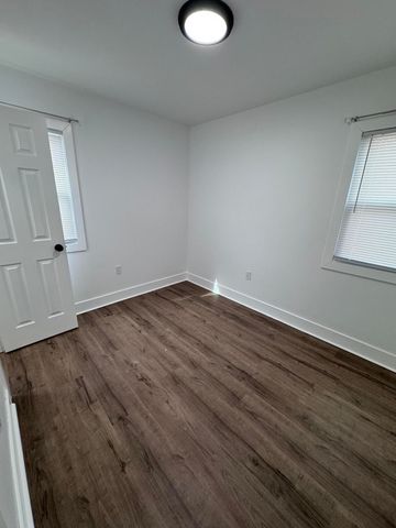 4514 E 10th Avenue, Gary, IN 46403