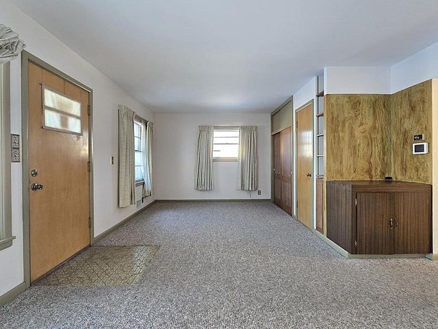 1104 S 107th STREET, West Allis, WI 53214