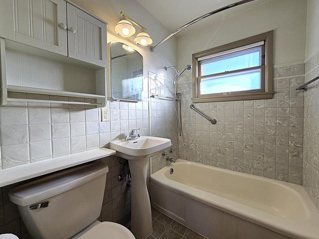 1104 S 107th STREET, West Allis, WI 53214