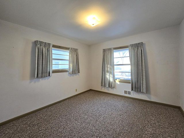 1104 S 107th STREET, West Allis, WI 53214