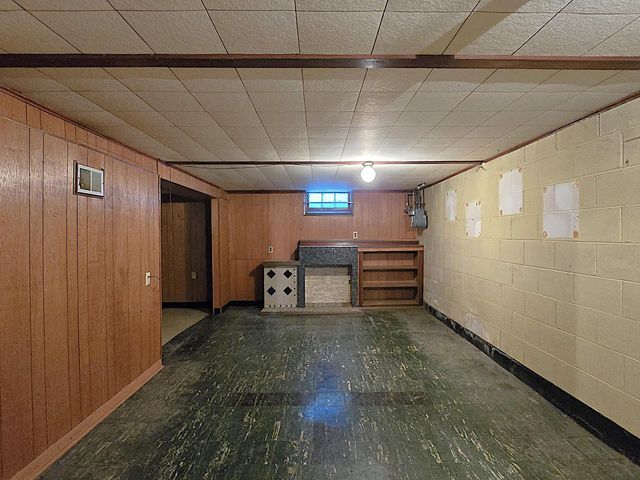 1104 S 107th STREET, West Allis, WI 53214