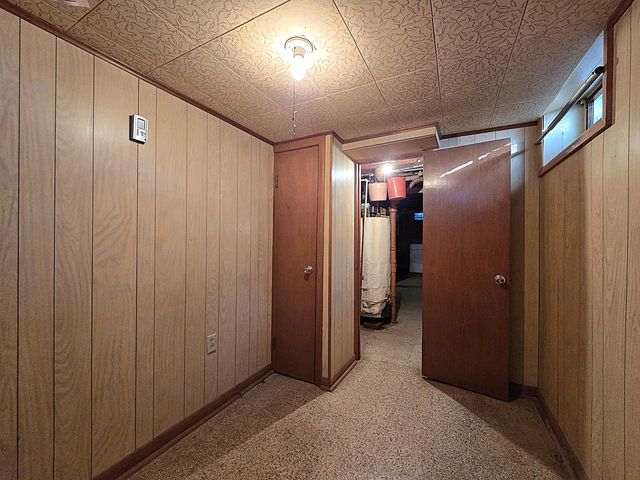 1104 S 107th STREET, West Allis, WI 53214