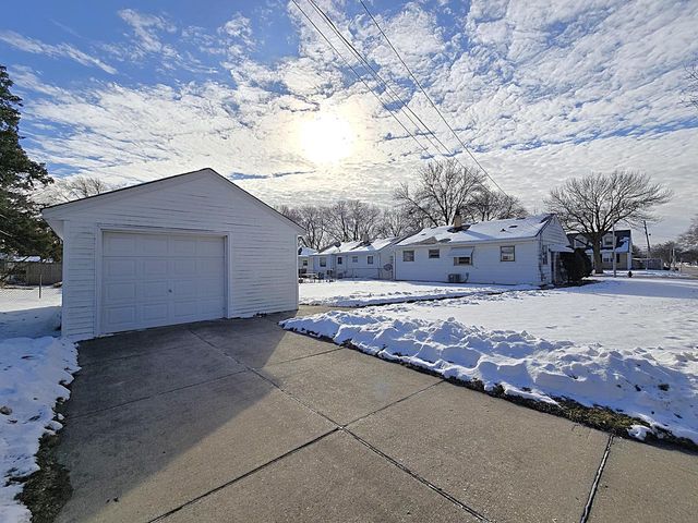 1104 S 107th STREET, West Allis, WI 53214