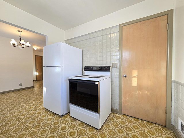 1104 S 107th STREET, West Allis, WI 53214