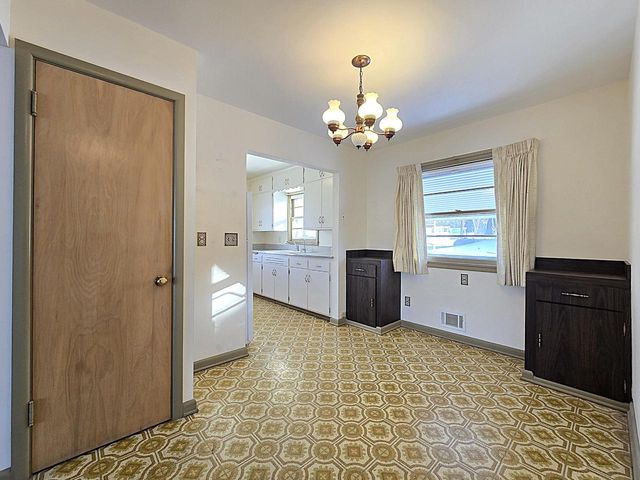 1104 S 107th STREET, West Allis, WI 53214