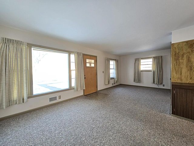 1104 S 107th STREET, West Allis, WI 53214