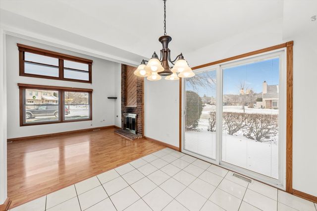 9301 WATERFORD Lane, Orland Park, IL 60462