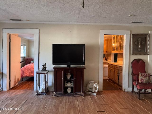 2930 Dantzler Street, Moss Point, MS 39552