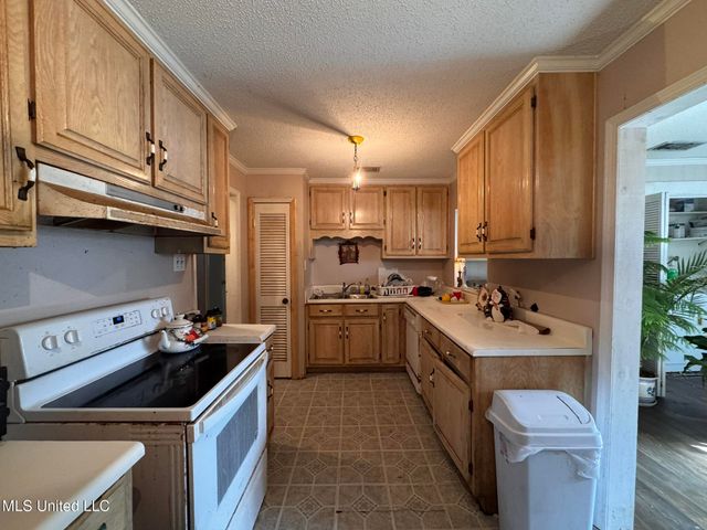 2930 Dantzler Street, Moss Point, MS 39552