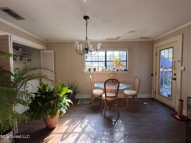 2930 Dantzler Street, Moss Point, MS 39552