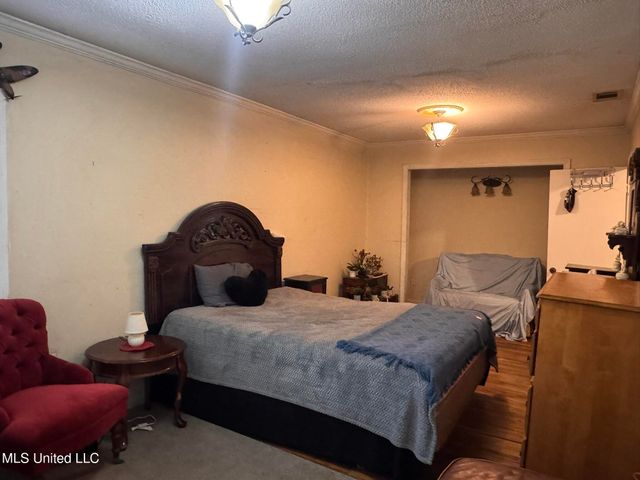 2930 Dantzler Street, Moss Point, MS 39552