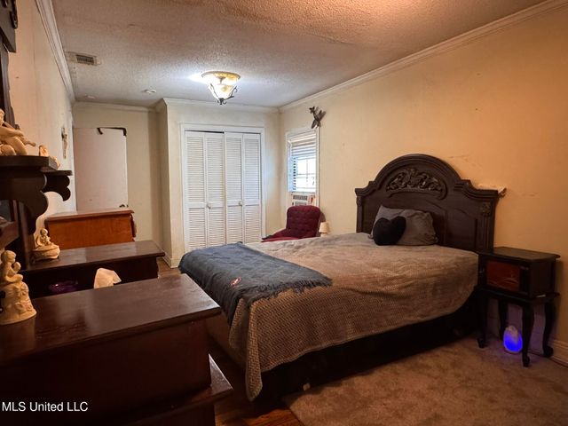 2930 Dantzler Street, Moss Point, MS 39552