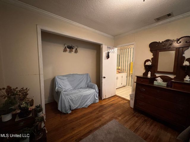 2930 Dantzler Street, Moss Point, MS 39552