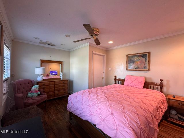 2930 Dantzler Street, Moss Point, MS 39552