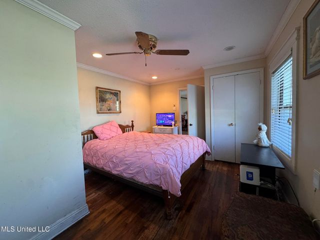 2930 Dantzler Street, Moss Point, MS 39552