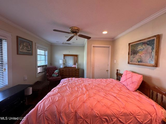 2930 Dantzler Street, Moss Point, MS 39552