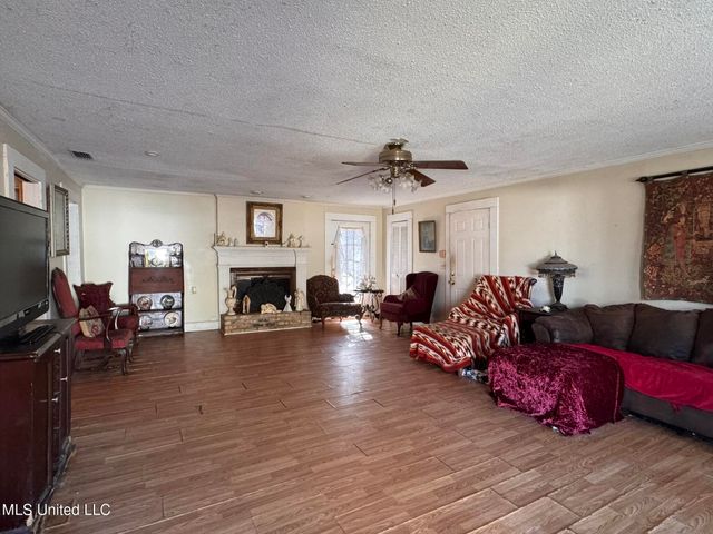2930 Dantzler Street, Moss Point, MS 39552
