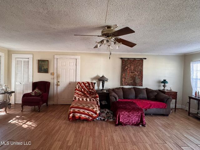 2930 Dantzler Street, Moss Point, MS 39552