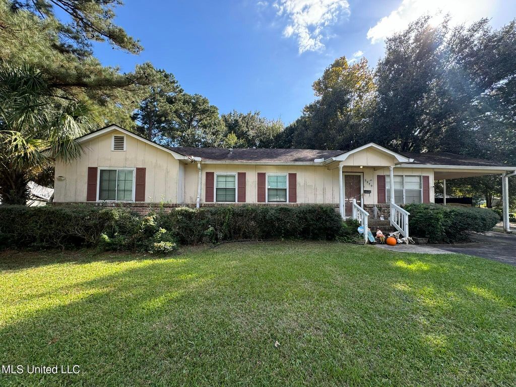 2930 Dantzler Street, Moss Point, MS 39552