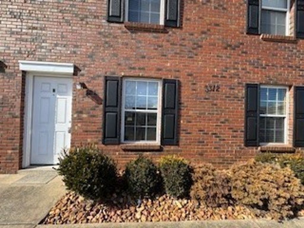3312 Royster Ln Apt D, Clarksville, TN 37042