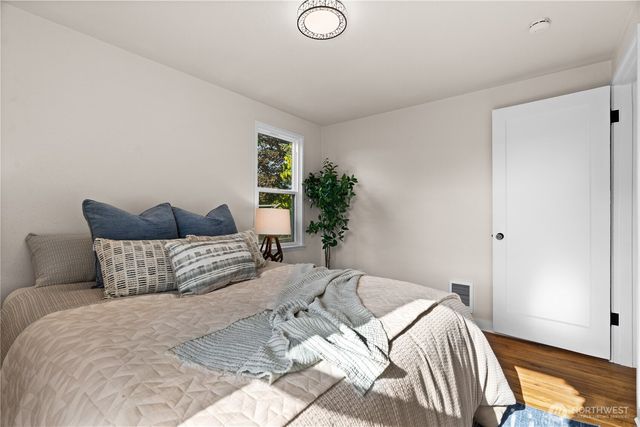 17046 34th Avenue S, Seatac, WA 98188