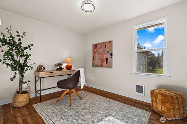 17046 34th Avenue S, Seatac, WA 98188