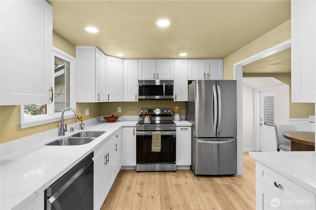 17046 34th Avenue S, Seatac, WA 98188