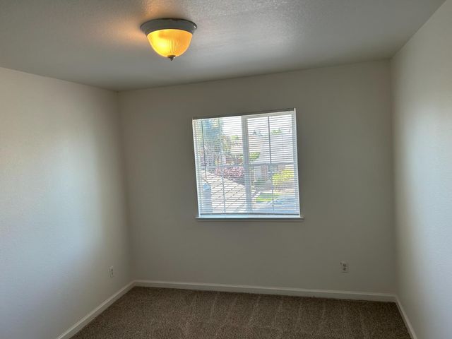 1808 N Rancho Encantado Ct, Modesto, CA 95358