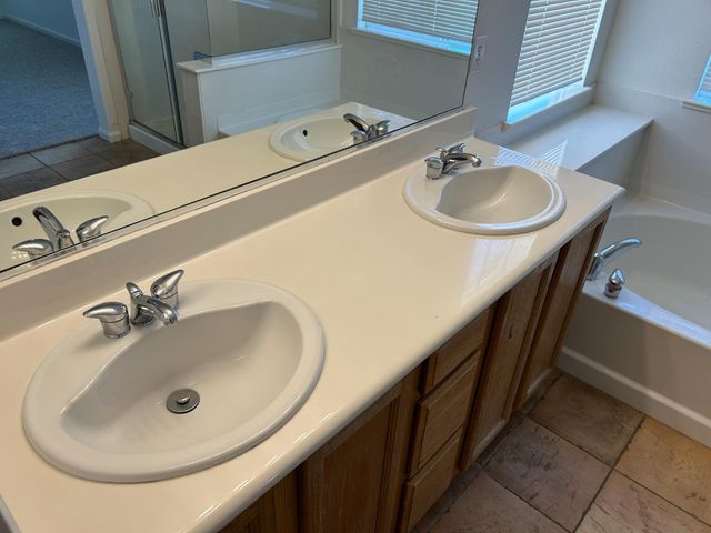 1808 N Rancho Encantado Ct, Modesto, CA 95358