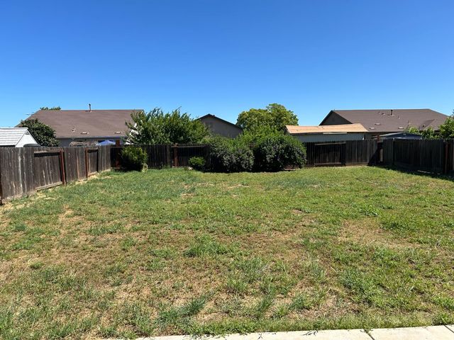 1808 N Rancho Encantado Ct, Modesto, CA 95358