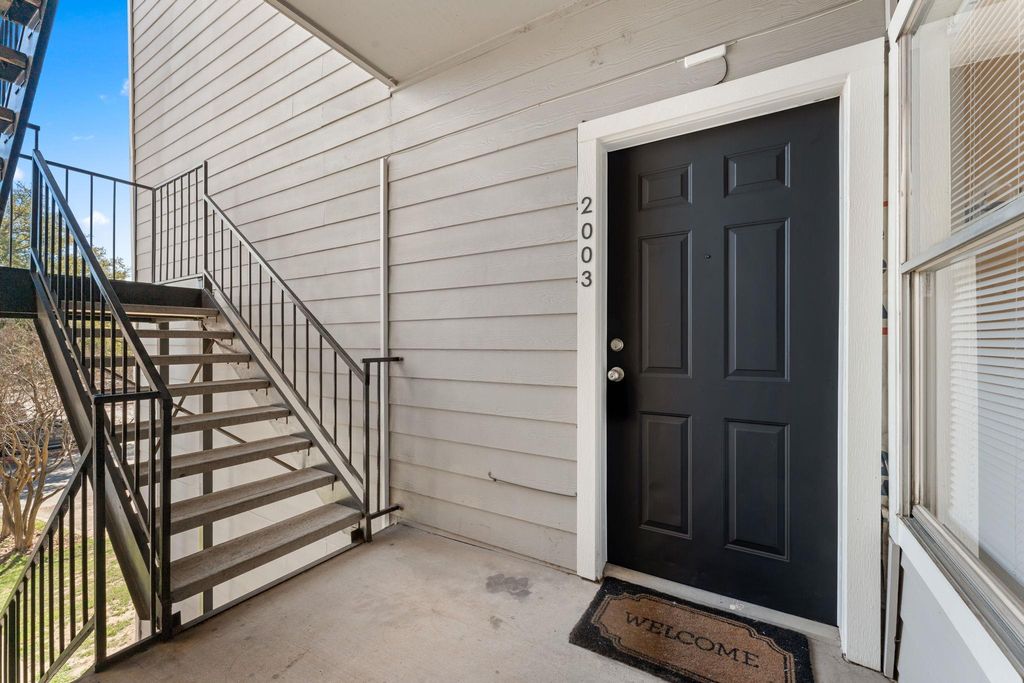 12166 Metric BLVD 2003, Austin, TX 78758